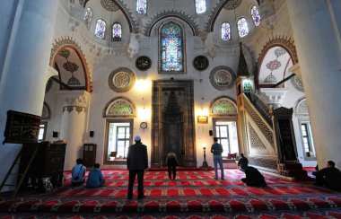 Türkiye 'nin Uskudar ilçesinde yer alan Mihrimah Sultan Camii ve Kompleksi 16. yüzyılda Mimar Sinan tarafından inşa edilmiştir..