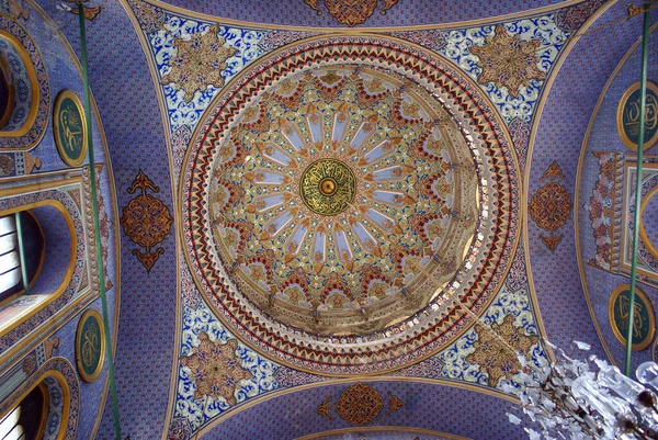 Nachází Istanbulu Turecko Pertevniyal Valide Sultan Mešita Byla Postavena Roce — Stock fotografie