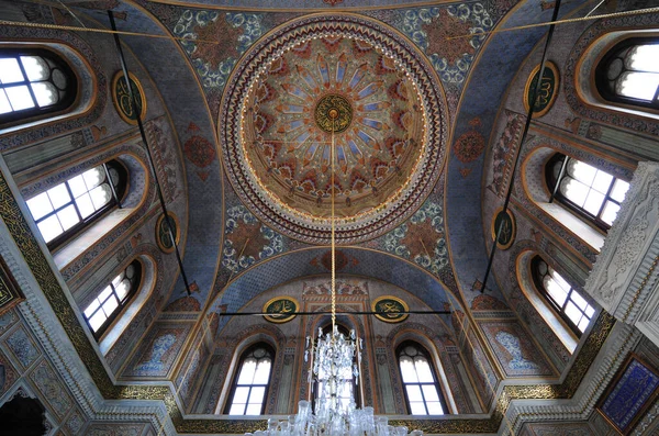 Located Istanbul Turkey Pertevniyal Valide Sultan Mosque Built 1871 — Stock Photo, Image
