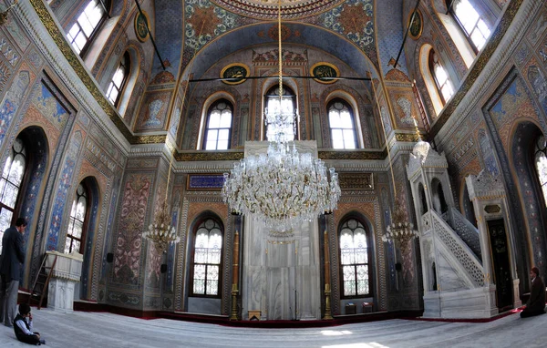 Gelegen Istanbul Turkije Pertevniyal Valide Sultan Moskee Werd Gebouwd 1871 — Stockfoto