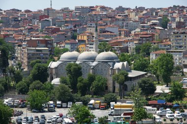 İstanbul, Türkiye 'de yer alan Piyale Paşa Camii 16. yüzyılda inşa edildi..