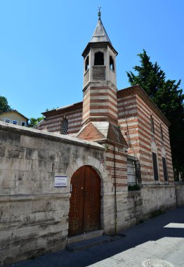 Türkiye 'nin Eyup ilçesinde yer alan Silahi Mehmet Camii 16. yüzyılda inşa edildi. Minaresi olağanüstüdür..