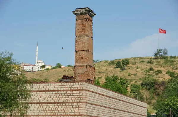 トルコのイスタンブールに位置するサダバードモスクは 1862年に建てられました — ストック写真