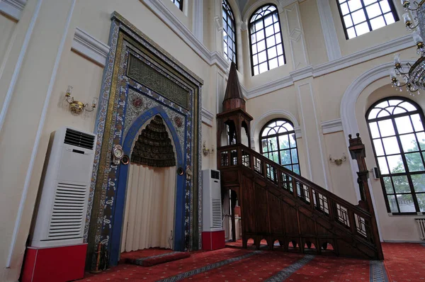 位于土耳其伊斯坦布尔的萨达巴清真寺建于1862年 — 图库照片