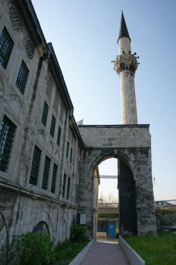İstanbul, Türkiye 'de yer alan Sokollu Mehmet Paşa Camii 16. yüzyılda Mimar Sinan tarafından inşa edildi..
