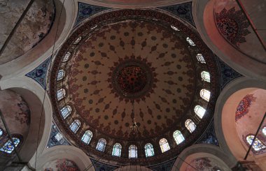 İstanbul, Türkiye 'de yer alan Sokollu Mehmet Paşa Camii 16. yüzyılda Mimar Sinan tarafından inşa edildi..