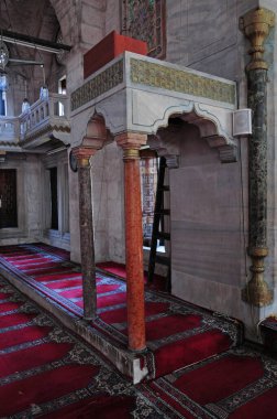 İstanbul, Türkiye 'de yer alan Sokollu Mehmet Paşa Camii 16. yüzyılda Mimar Sinan tarafından inşa edildi..