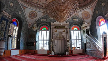 İstanbul, Türkiye 'de yer alan Suadiye Camii 1905 yılında inşa edildi..