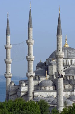 Türkiye 'nin İstanbul kentinde yer alan Mavi Cami 1617 yılında inşa edildi. Osmanlı döneminin en ünlü camii..