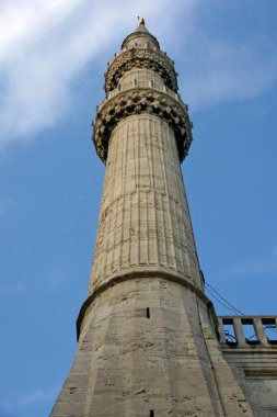 Türkiye 'nin İstanbul kentinde yer alan Mavi Cami 1617 yılında inşa edildi. Osmanlı döneminin en ünlü camii..