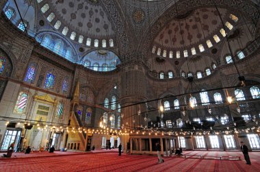 Türkiye 'nin İstanbul kentinde yer alan Mavi Cami 1617 yılında inşa edildi. Osmanlı döneminin en ünlü camii..