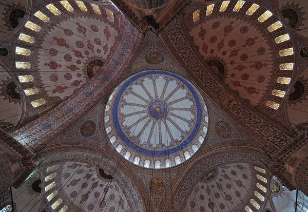 stock image Located in Istanbul, Turkey, the Blue Mosque was built in 1617. It is the most famous mosque of the Ottoman period.