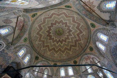 Türkiye 'nin İstanbul kentinde bulunan Sultanahmet Mezarı 17. yüzyılda inşa edildi. Sultanlar ve önemli insanlar oraya gömüldü..