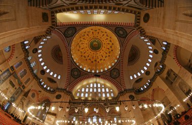 İstanbul 'da bulunan Süleyman Camii ve Kompleksi 16. yüzyılda Mimar Sinan tarafından inşa edildi..