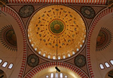 İstanbul 'da bulunan Süleyman Camii ve Kompleksi 16. yüzyılda Mimar Sinan tarafından inşa edildi..