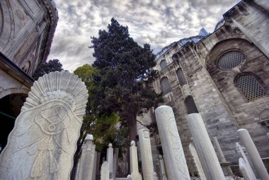 İstanbul 'da bulunan Süleyman Camii ve Kompleksi 16. yüzyılda Mimar Sinan tarafından inşa edildi..