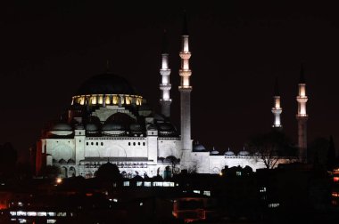 İstanbul 'da bulunan Süleyman Camii ve Kompleksi 16. yüzyılda Mimar Sinan tarafından inşa edildi..