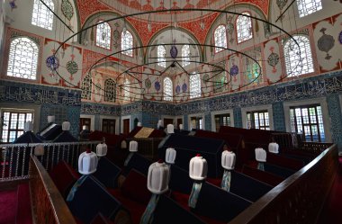 İstanbul, Türkiye 'de bulunan Hatice Turhan Sultan Mezarı 1663 yılında inşa edildi..