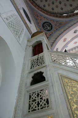 İstanbul, Türkiye 'de yer alan Zal Mahmut Paşa Camii ve Mezarı 16. yüzyılda inşa edildi. Bu Mimar Sinan 'ın işi..