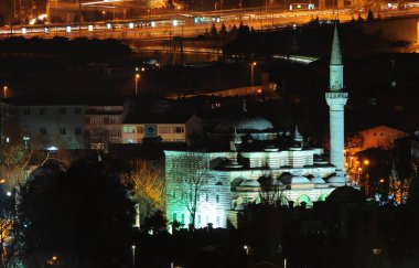 İstanbul, Türkiye 'de yer alan Zal Mahmut Paşa Camii ve Mezarı 16. yüzyılda inşa edildi. Bu Mimar Sinan 'ın işi..