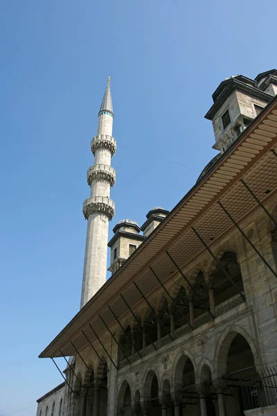 新清真寺位于土耳其伊斯坦布尔 建于1665年 它是全国最大的清真寺之一 — 图库照片