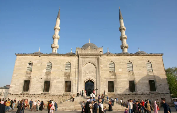 Located Istanbul Turkey New Mosque Built 1665 One Largest Mosques — Stock Photo, Image