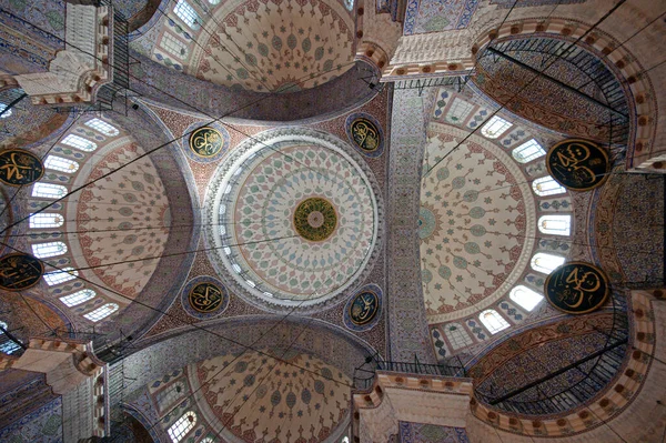 Located Istanbul Turkey New Mosque Built 1665 One Largest Mosques — Stock Photo, Image