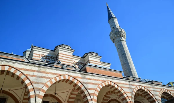 Beläget Istanbul Turkiet Zal Mahmut Pasha Moskén Och Graven Byggdes — Stockfoto