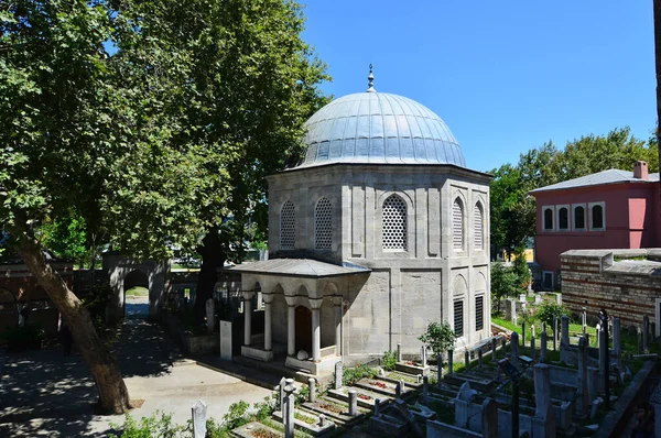 Ubicada Estambul Turquía Mezquita Tumba Zal Mahmut Pasha Fue Construida —  Fotos de Stock