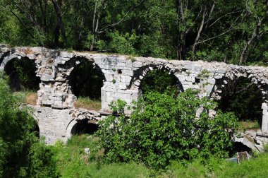İstanbul, Türkiye 'de yer alan Ali Paşa Aqueduct Osmanlı döneminde inşa edildi.