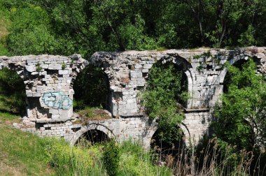 İstanbul, Türkiye 'de yer alan Ali Paşa Aqueduct Osmanlı döneminde inşa edildi.