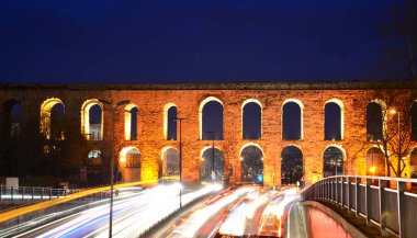 Türkiye 'nin İstanbul kentinde yer alan Bozdogan Aqueduct, Roma döneminde inşa edildi..