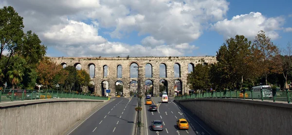 Localizado Istambul Turquia Aqueduto Bozdogan Foi Construído Durante Período Romano — Fotografia de Stock