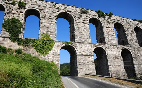 Nachází Istanbulu Turecko Egri Aqueduct Byl Postaven Mimar Sinan Století — Stock fotografie