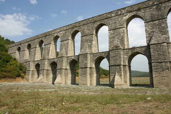 Beläget Istanbul Turkiet Guzelce Aqueduct Byggdes Mimar Sinan 1500 Talet — Stockfoto