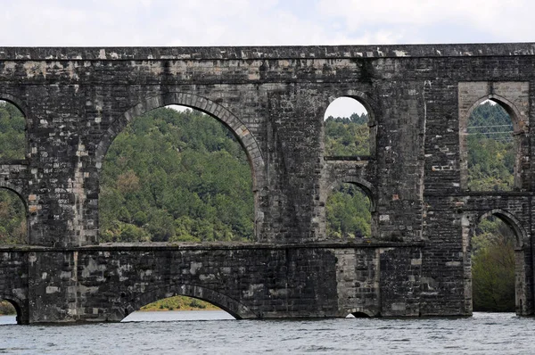 Nachází Istanbulu Turecko Maglova Aqueduct Byl Postaven Mimar Sinan Století — Stock fotografie