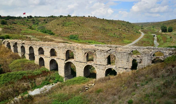 Mazul Aqueduct Ligger Istanbul Turkiet — Stockfoto