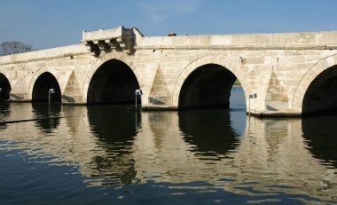 Kanuni Sultan Süleyman Köprüsü, Türkiye 'nin Buyukcekmece kentinde 16. yüzyılda Mimar Sinan tarafından inşa edilmiştir..