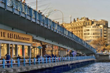 Galata Köprüsü de Istanbul, Türkiye.