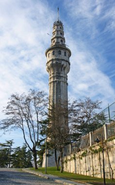 İstanbul, Türkiye 'de yer alan Beyazit Kulesi Osmanlılar tarafından inşa edildi.