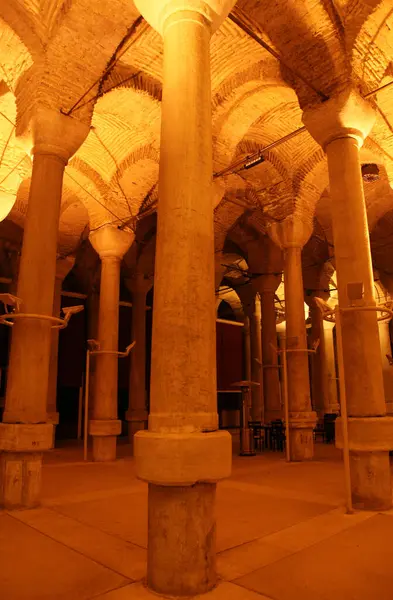 位于土耳其伊斯坦布尔的Binbirdirek Cistern建于拜占庭时期 — 图库照片