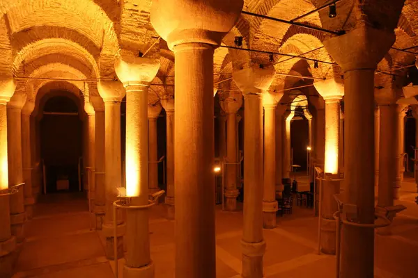 Binbirdirek Cistern Localizado Istambul Turquia Foi Construído Durante Período Bizantino — Fotografia de Stock
