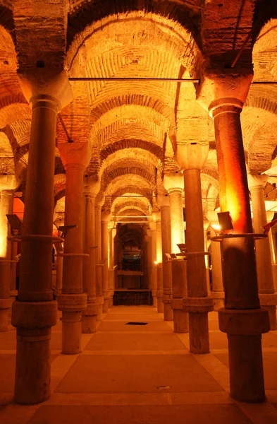 Binbirdirek Cistern Localizado Istambul Turquia Foi Construído Durante Período Bizantino — Fotografia de Stock