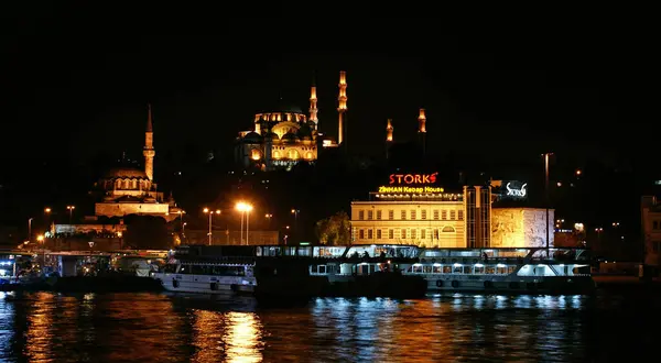 Ohňostroje Noční Pohled Istanbulu Turecko — Stock fotografie