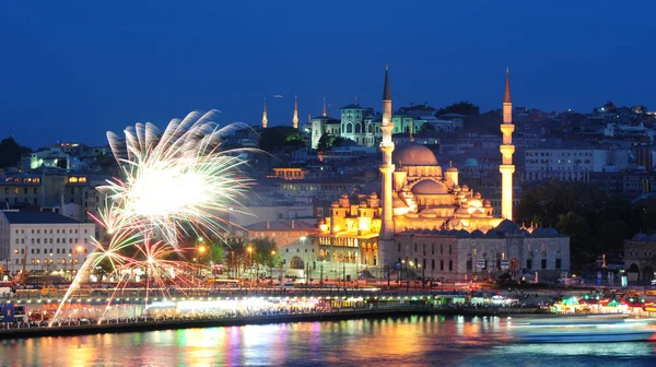 Фейерверк Ночной Вид Стамбула Турция — стоковое фото