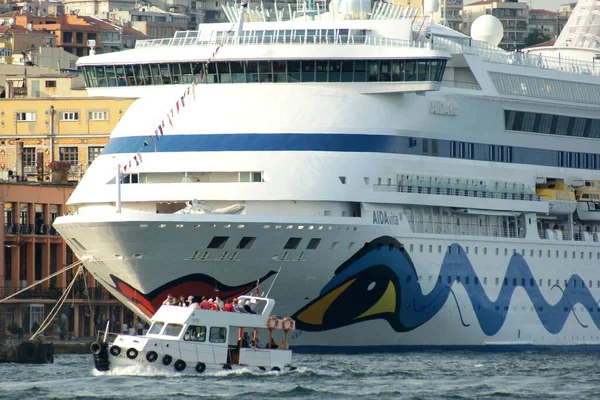 Uitzicht Het Schip Vanuit Bosporus Van Turkije — Stockfoto