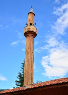 İskender Paşa Camii ve Artvin 'deki mezarlar 16. yüzyılda inşa edildi..
