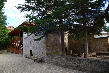 İskender Paşa Camii ve Artvin 'deki mezarlar 16. yüzyılda inşa edildi..