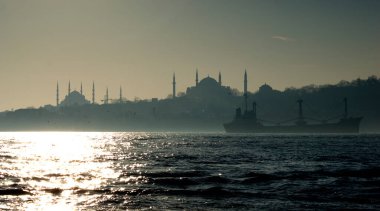 İstanbul 'un gökyüzü ve günbatımı manzarası