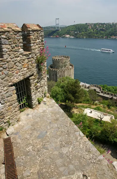 İstanbul 'daki Rumeli Kalesi manzaralı